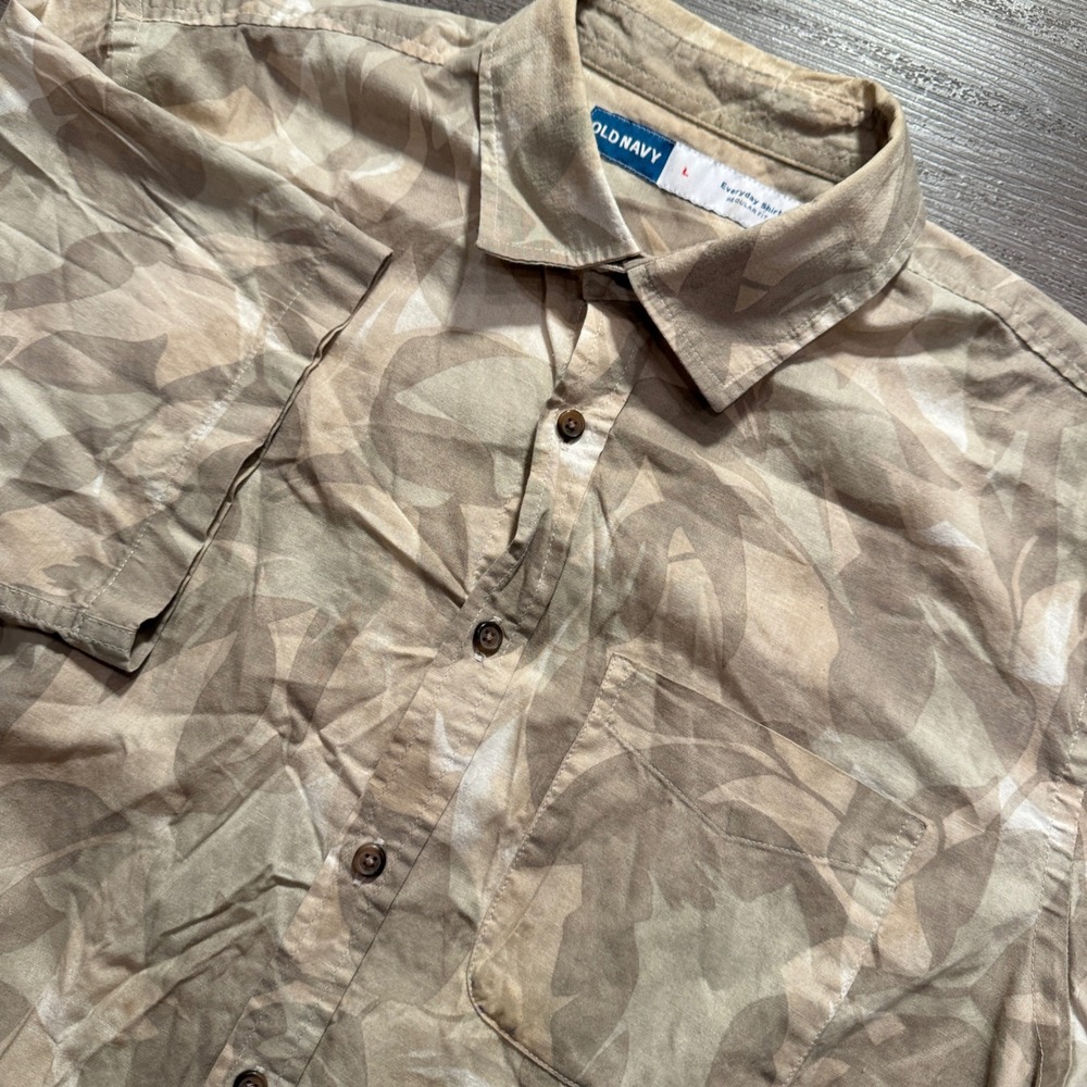 Old Navy Shirt Men L Beige Leaf Print Cotton Aloha Hawaiian Camp Vacation Resort